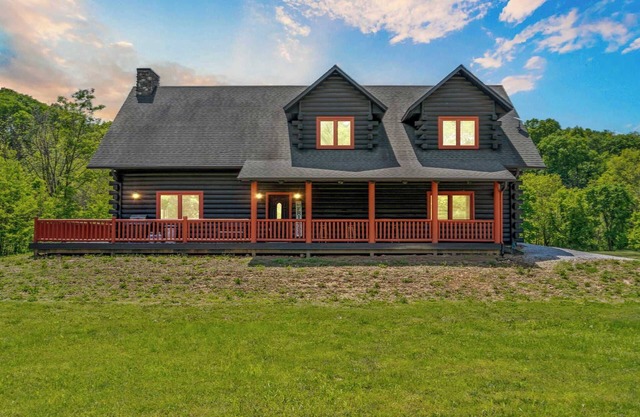 Black Lodge Cabin on Big Sugar, Easy access to NWA