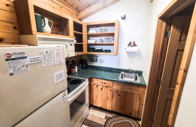 Black Oak Cabin- Cabin on the Chippewa Flowage within a Resort