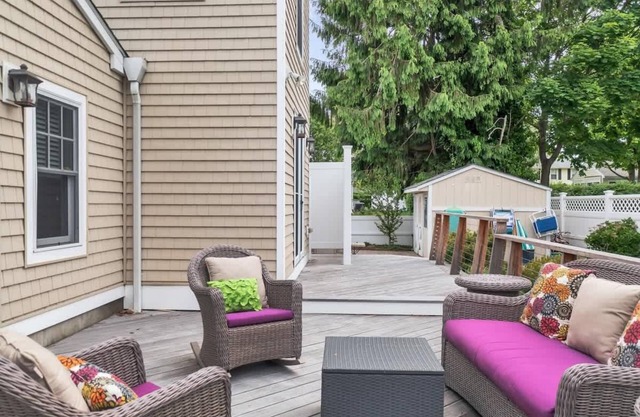 Black Point Retreat - Entertain & Enjoy the Beach!