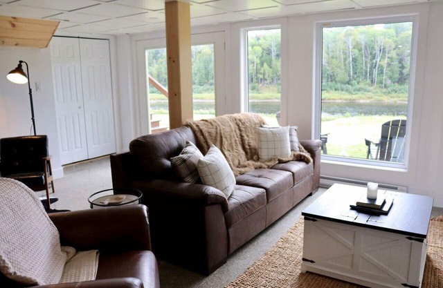 Black Rapids Retreat - 2 Lodges!