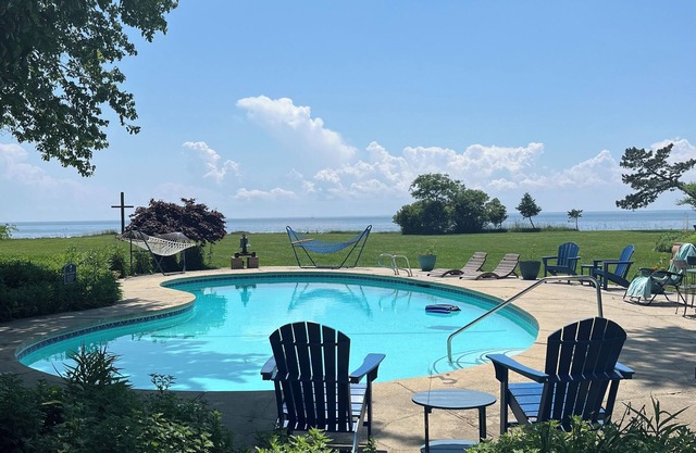 Black Walnut Point Inn