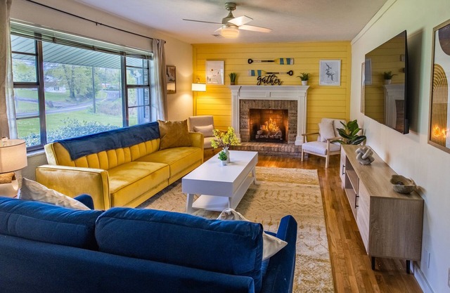 Blackberry Grove 2.0acre+BBQ+FirePit+CornHole+Pets+NewRiverGorge National Park