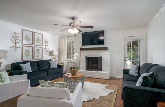 Blackberry Place- 3BR 2BA- Near UA- Fenced in yard
