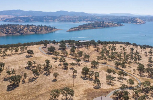 Blackburn on Lake Don Pedro
