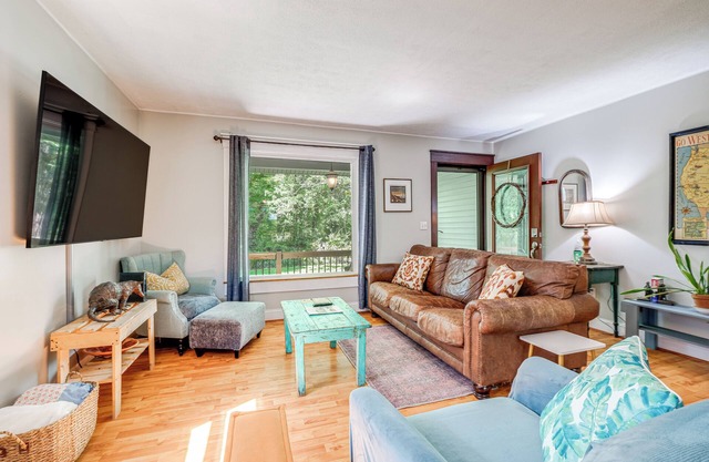 Blacksburg Hideaway w/ Hot Tub ~ 5 Mi to Campus!