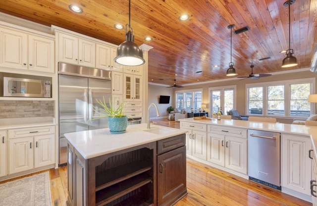 Blackwater Bay Hideaway by AvantStay | Waterfront, Pool, Dock, Hot Tub