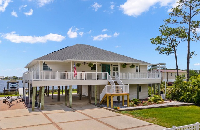 Blackwater Retreat - Get away from it all at Southern Sol!