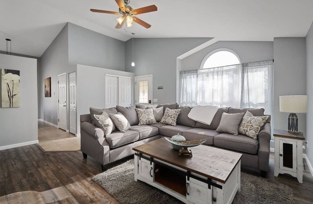 Stunning 4BR Home in St Peters Sleeps 10