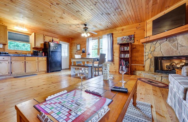 Blairsville Cabin with Fire Pit and Grill!