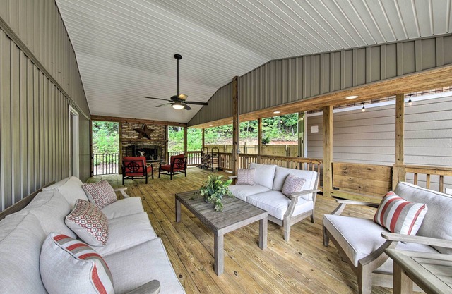 Blairsville Tiny Home w/ Covered Furnished Deck!
