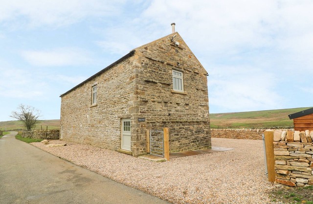 Blake Hall, BÖGEN