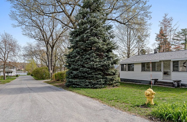Blandford Bungalow - Walking Distance to Beach Access!