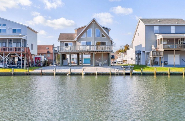 Bliss by the Bay - Canal Front with fabulous Amenities!