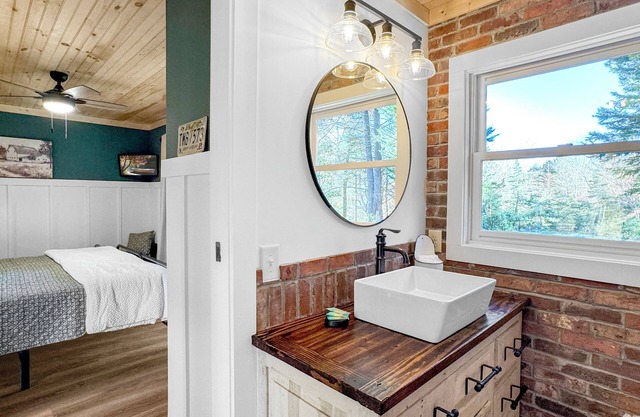 Bliss Cottage by Lake Keowee & Jocasse w/ Spa & RV Pad. Midterm Rental Available