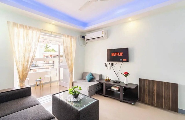 Blissful 1BHK apartment, 5 min walk to the beach