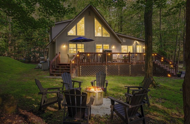 Blissful Bear Lakeview Chalet