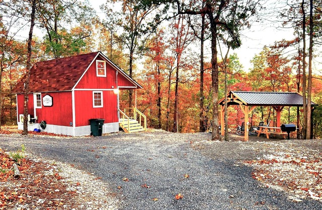 Blissful Family retreat w/patio, firepit & hot tub