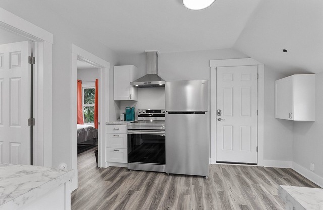 Blissful Luxury Duplex Upper - 2 1/2 Blocks to the Beach