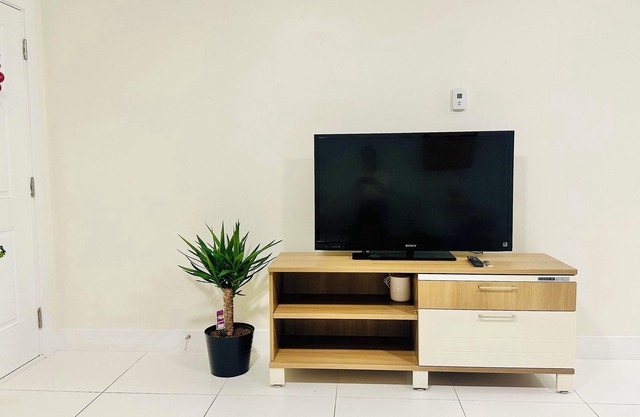 Blissful stay in Surrey suite 1