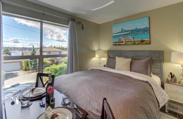 Blue Angels Room Mercer Island