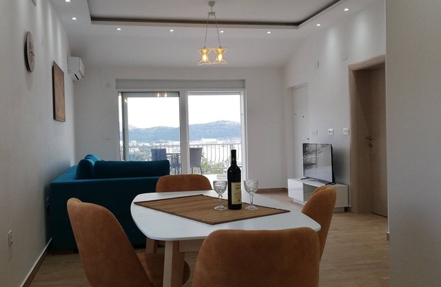 Blaue Wohnung Susanj Bar