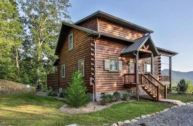 Blue Bear Cabin Schöne Aussicht auf den Mtn, mit einem Gatter versehen, 2 b / r für 4 Whirlpool & Loft