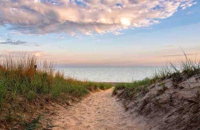 Blue Birdhouse - No Cleaning Fee - Pet Friendly - Dunes National Park