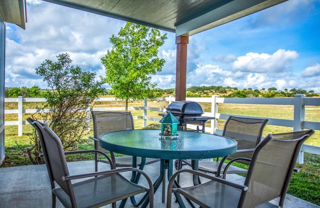 Blue Cottage | Close to Wineries | Peaceful