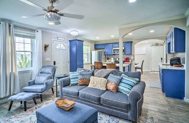 Blue Cottage in the Bayou with Private Yard!