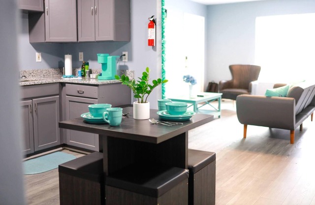 Blue Diamond 3-bedroom Home. Free Parking!