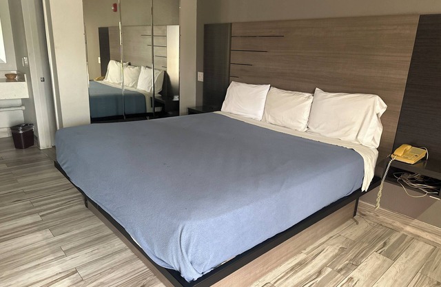 Blue Diamond Inn
