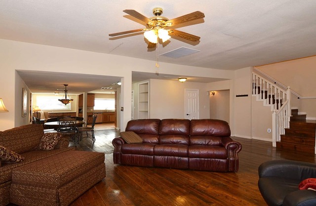 Blue Elm House in der Nähe des Platzes in McKinney TX