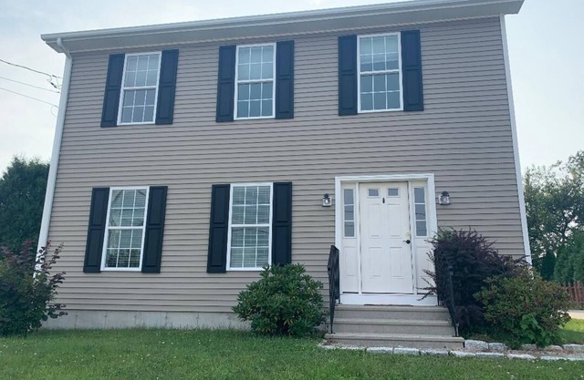 Blue Harbor-Beach house near beach and pond with Dunes beach pass included.
