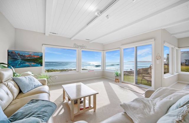 Blue Haven-Oceanfront Stay Near Cambria & Beaches