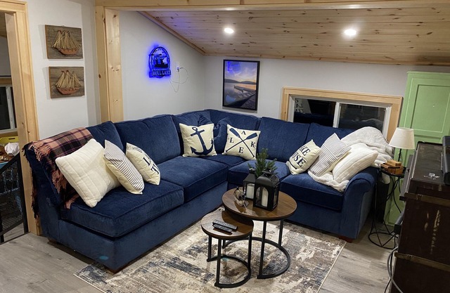 Blue Heaven - Fully Updated 3 Bedroom with Bunkie Tranquil Paradise on Bull Lake