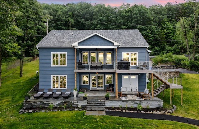Blue Heron Hideaway: A Premium Lakefront Retreat