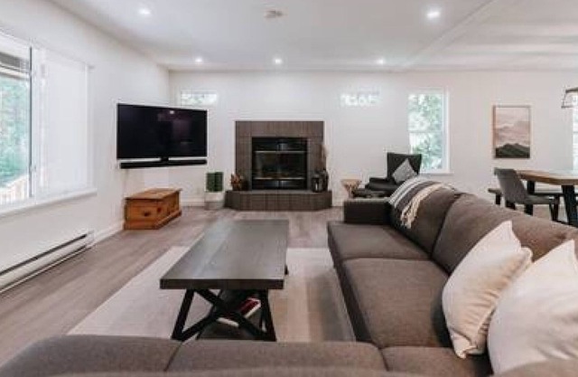 Blue Heron House - Two Bedroom House, Sleeps 4