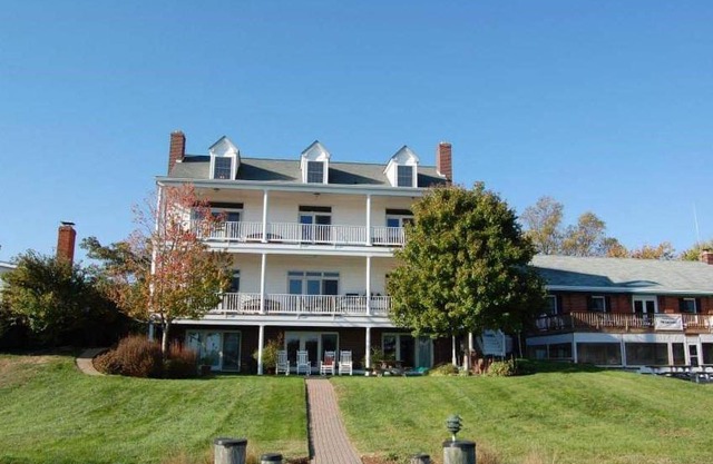 Blue Heron Inn - A Bed and Breakfast LLC