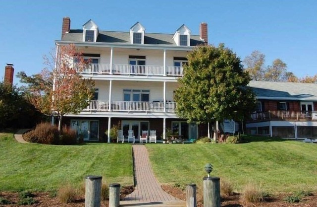 Blue Heron Inn Bed & Breakfast