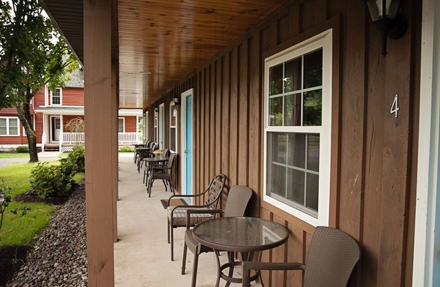 Blue Hill Lodge