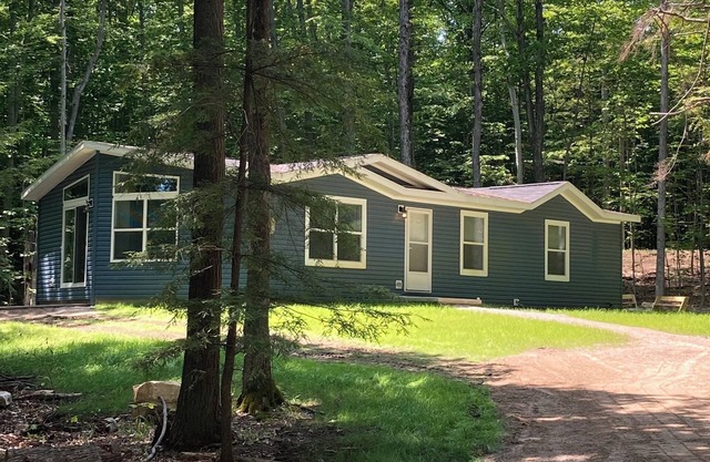 Blue House by the Bay - Spacious New Home on 1+ Acre Scenic Wooded Lot