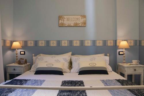 Blue Marine - Trilocale con Smart Tv, WiFi Gratuito, Aria Condizionata, ideale per Famiglie
