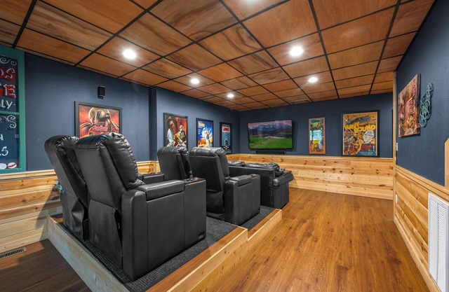 Blue Mist - Cozy Family Cabin - Close to all attractions!