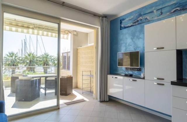 Blue Moon by Interhome