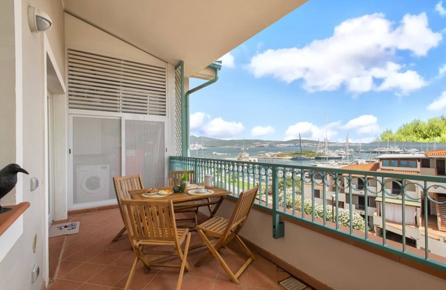 Blue Penthouse. Fantastic sea view and private parking.