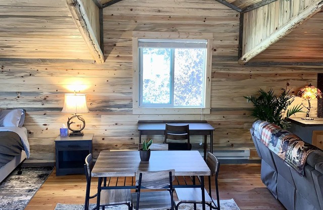 Blue Pine Guesthouse MT