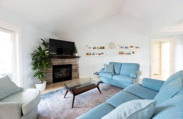 Blue Point Home- Beach Neighbourhood