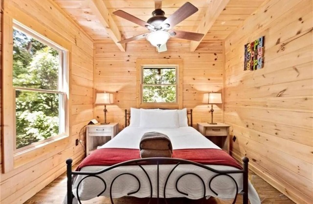Blue Ridge Bear Cabin