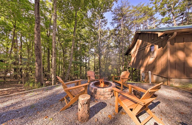 Blue Ridge Hideaway w/ Fire Pit & Mtn Views!
