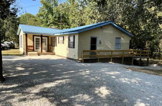 Blue Roof Cabin.